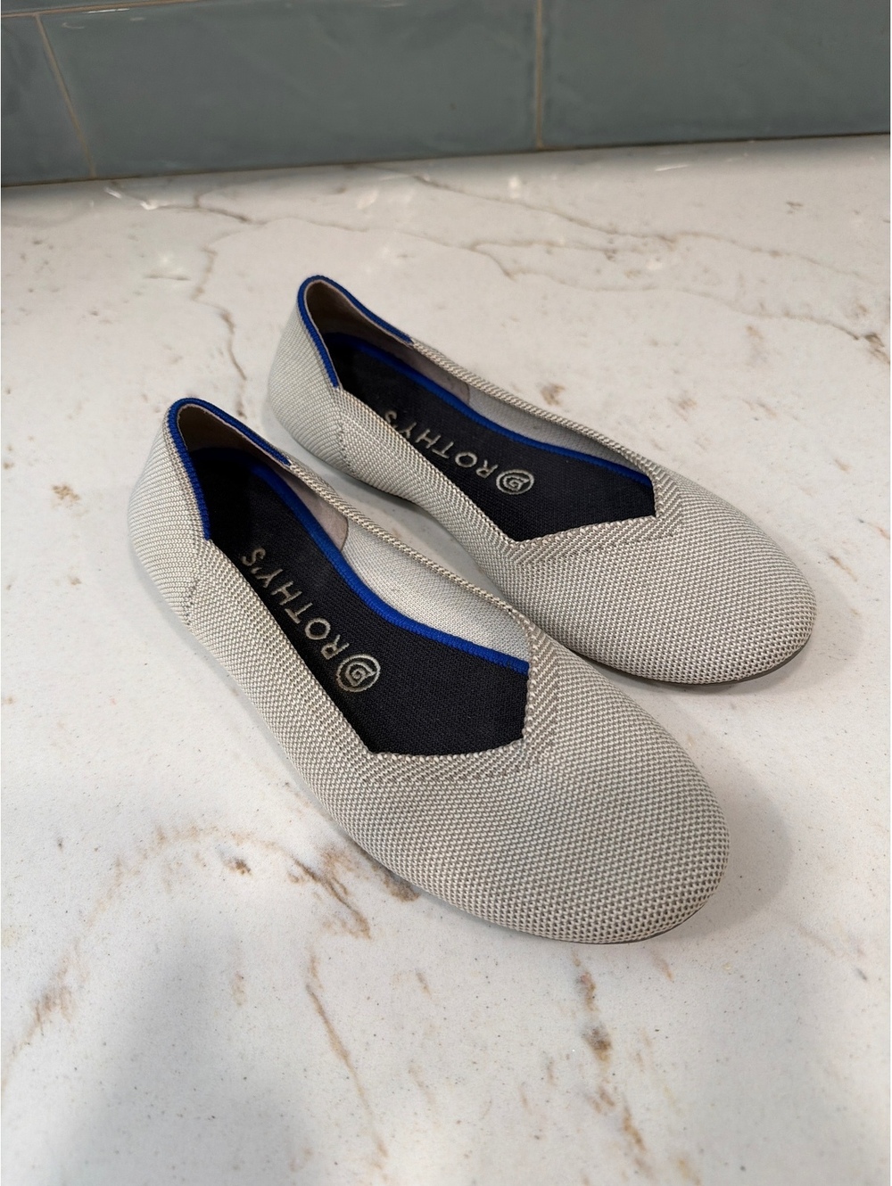 Rothy's The Daily Flat in Grey w. Navy Heel Accent Size 8.5 EUC